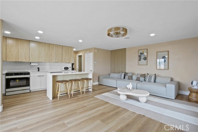 Foto del edificio - 711 Pacific Coast Hwy