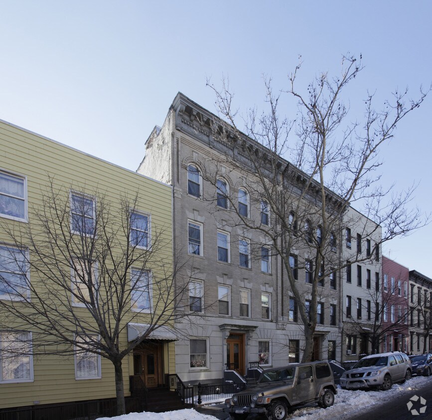 178 Kent St, Brooklyn, NY 11222 Apartments in Brooklyn, NY