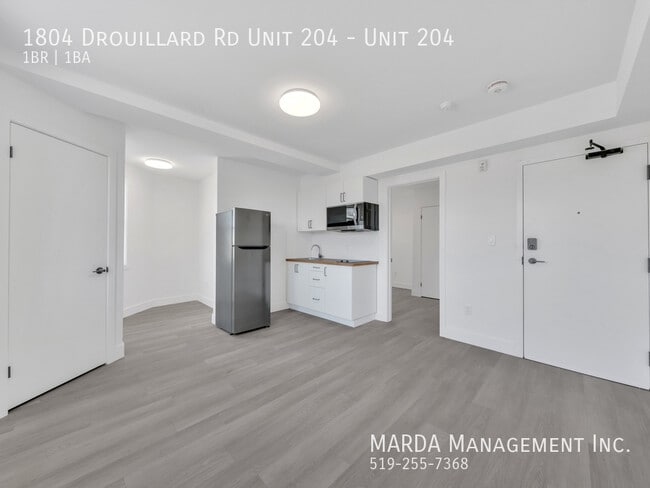 Building Photo - NEWLY RENOVATED 1 BED/1 BATH - INCLUSIVE &...