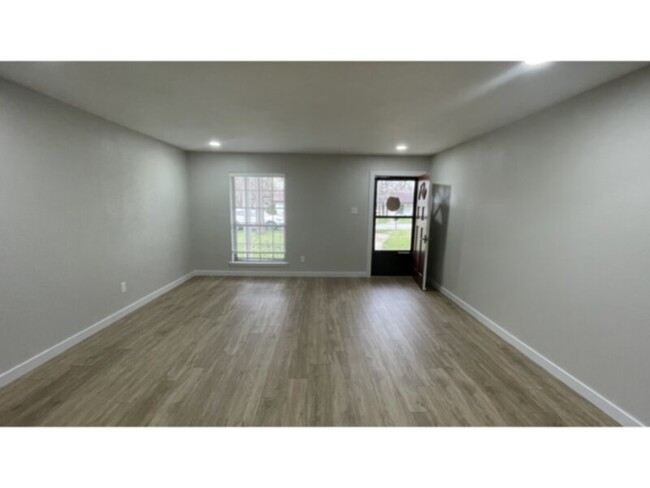 Building Photo - Unique Chance to Lease a remodeled home in...