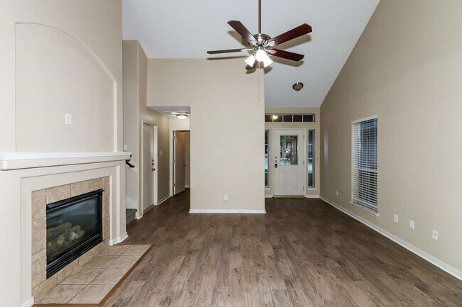 Foto del edificio - 11727 Standing Pine Ln