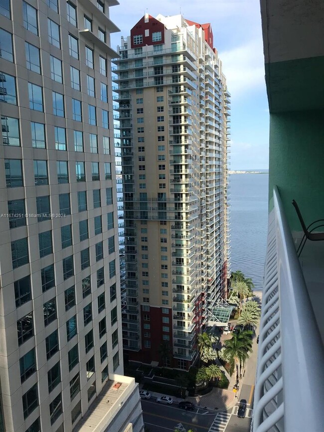 Foto del edificio - 1200 Brickell Bay Dr