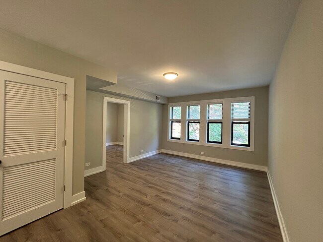 Foto del edificio - 1128 Maple Ave