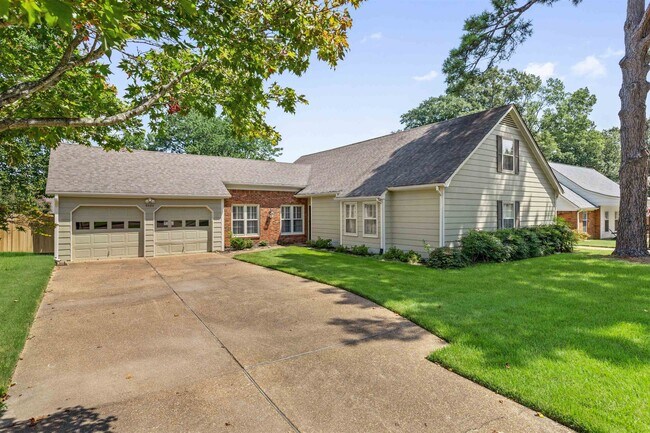 Building Photo - 8604 Sandpoint Dr