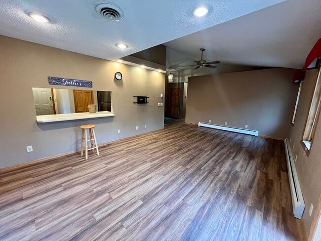 Building Photo - 2515 Old Golf Course Rd