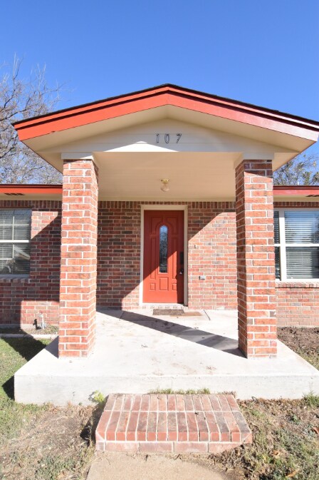 Foto del edificio - 107 E Washington Ave