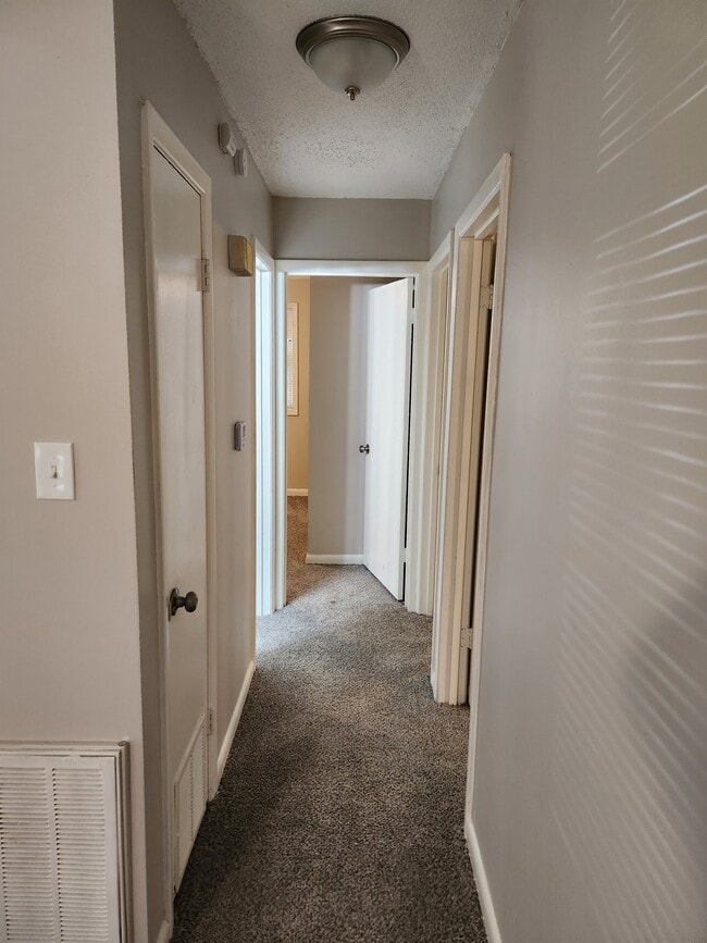 Building Photo - 9401 Hollaman Cir