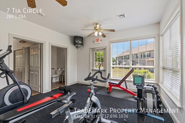 Building Photo - Spacious Town Home