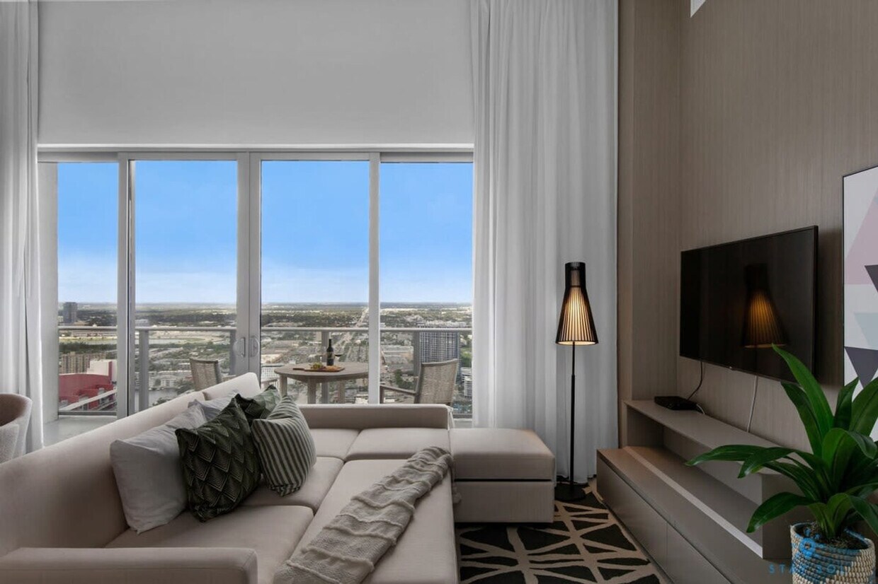 Foto principal - 4010 S Ocean Dr