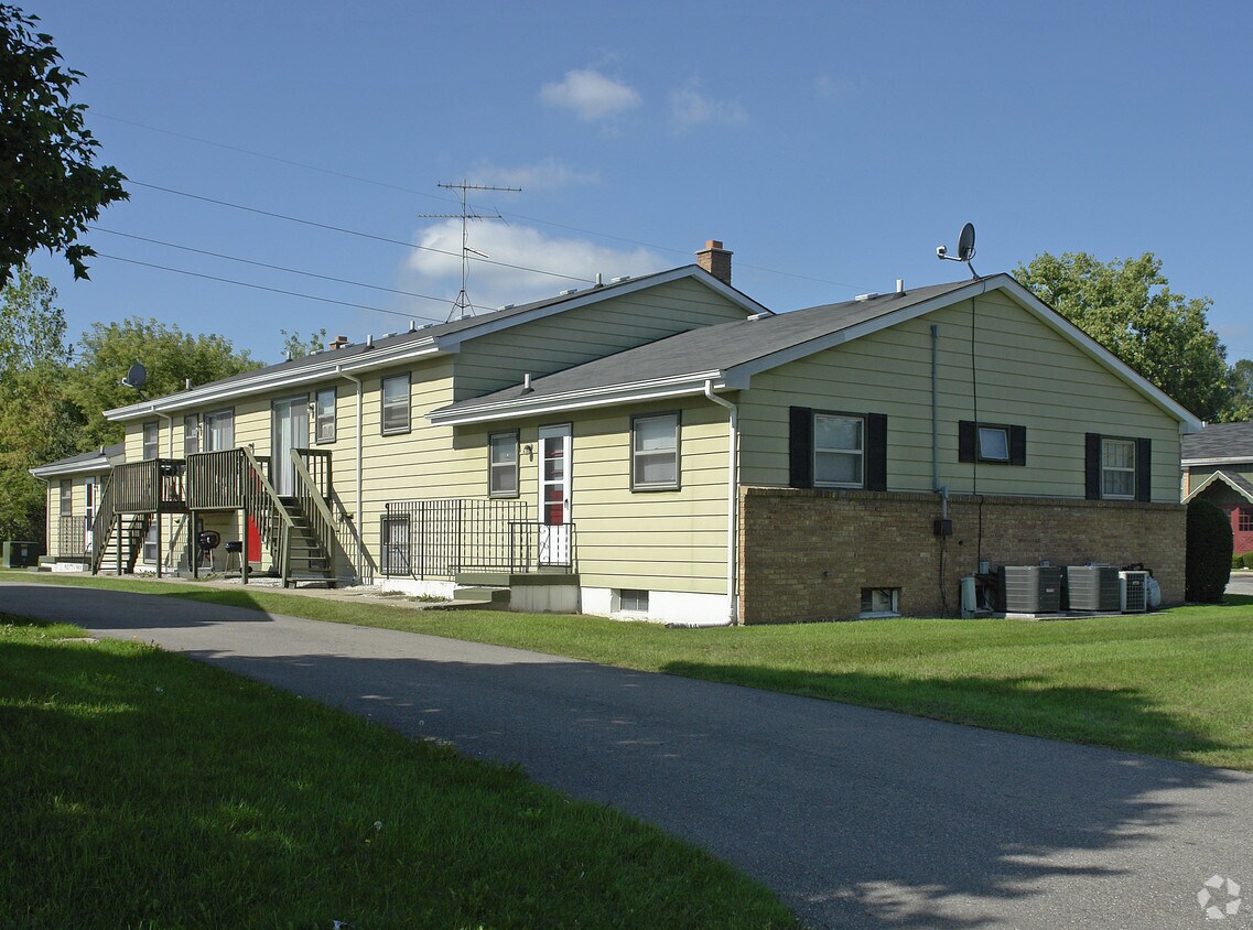 41554175 SE Oak Park Dr, Grand Rapids, MI 49508 Apartments in Grand