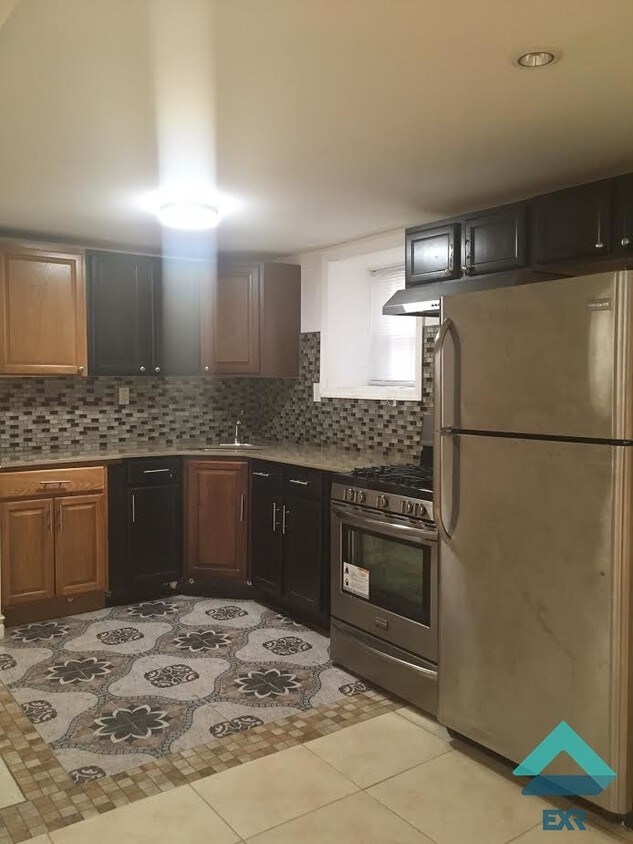 Foto principal - 689 Linden Blvd