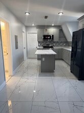 Building Photo - 321 Avenue C