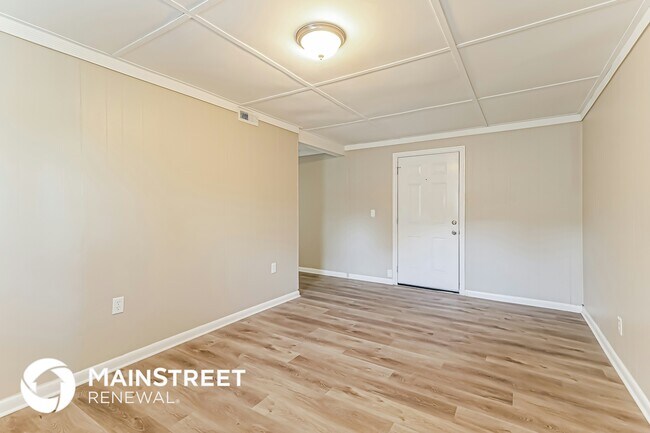 Building Photo - 885 Westgate Dr