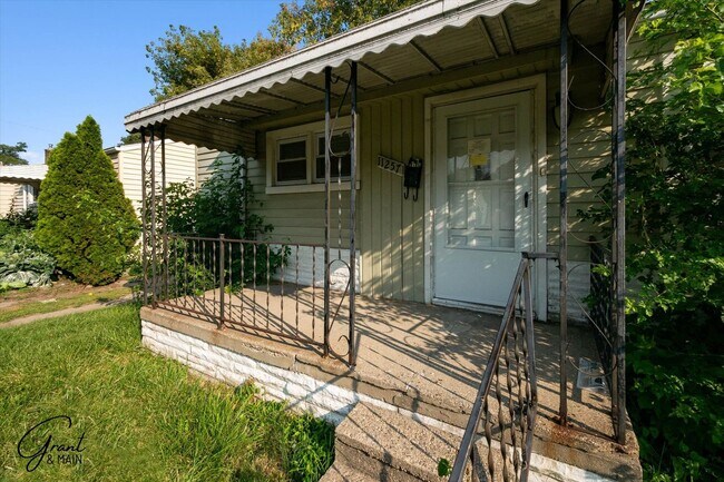 Building Photo - $1,200/month - 3 Bed 1 Bath in Warren
