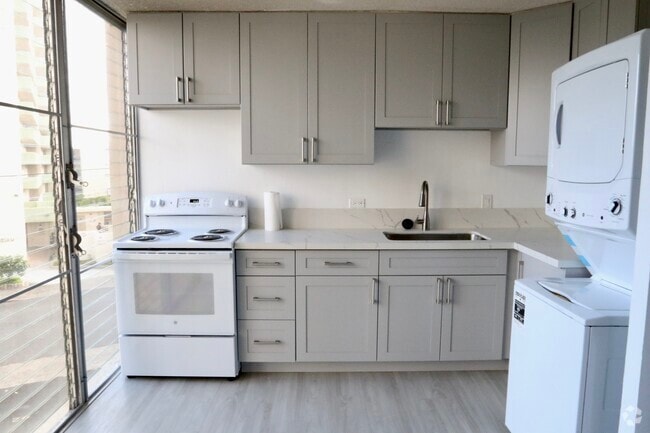 Building Photo - 1702 Kewalo St