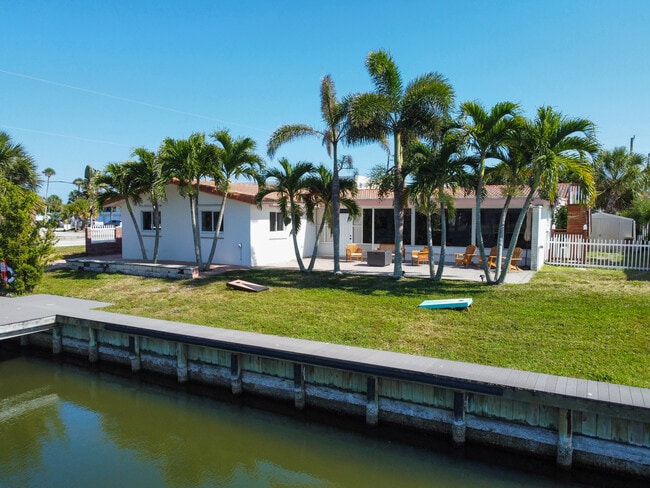 Building Photo - 107 Jamaica Dr