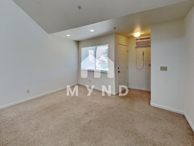 Foto del edificio - 954 Berrum Ln Apt 8