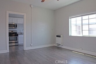 Building Photo - 3111 Kenwood Ave