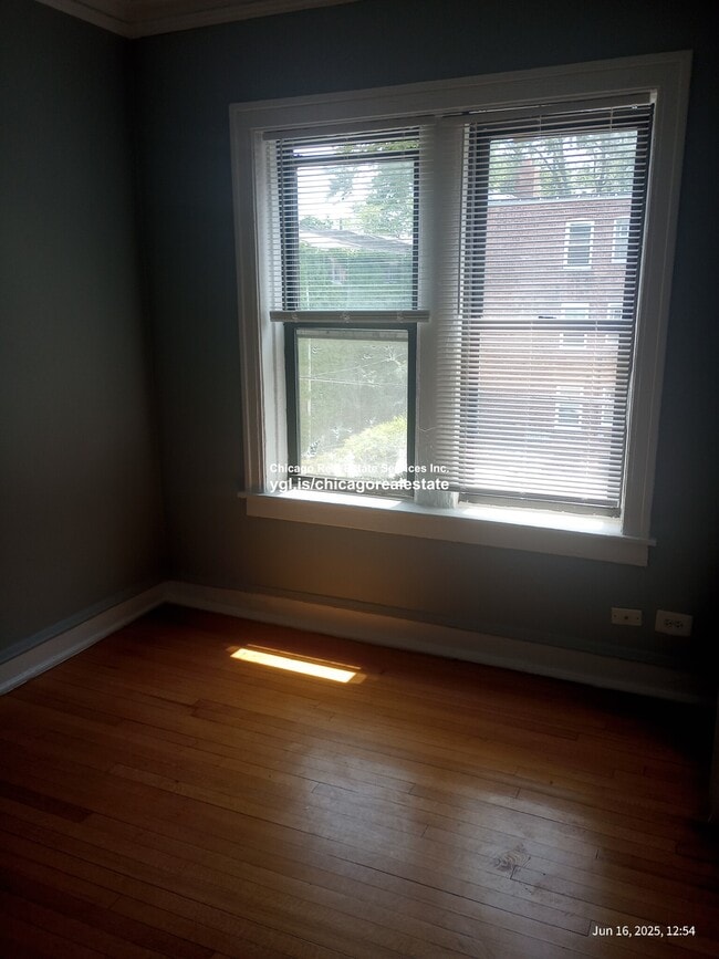 Building Photo - 1317 W Estes Ave