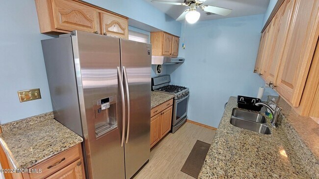 Foto del edificio - 652 Newell Ave