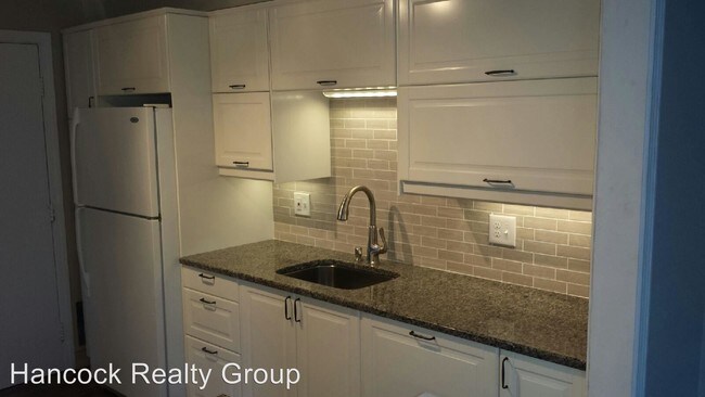 Foto del edificio - 79 Rosewood Dr