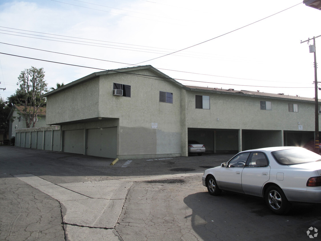 Foto del edificio - 14140 Mulberry Dr