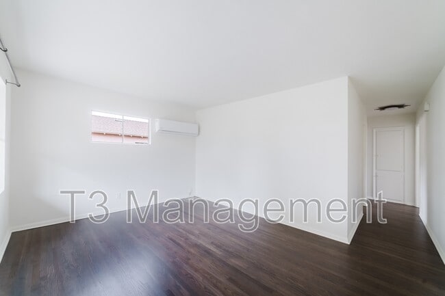 Building Photo - 1734 Serrano St