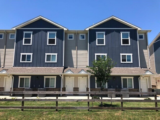 Foto del edificio - 21155 Gosling Rd