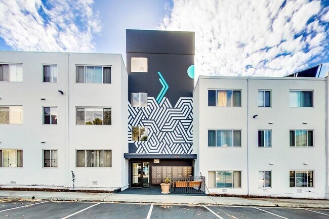 Building Photo - Newly renovated apartment at Oakbrook! Up ...