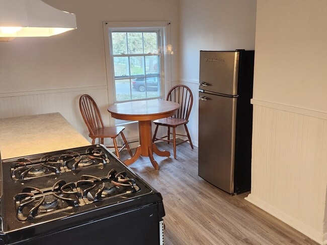 Foto del edificio - 122 Dole Ave