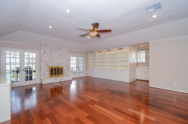 Building Photo - 11906 Pepperdine Ln