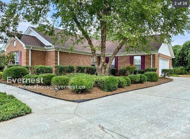 Building Photo - 552 Drake Cir