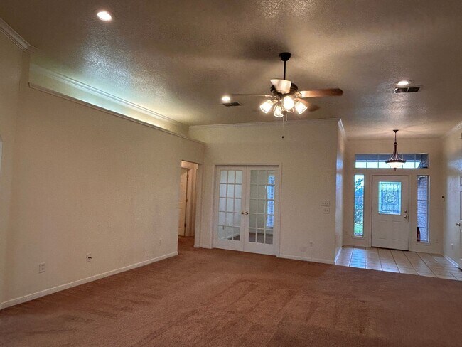 Foto del edificio - Available for immediate move in! Fall in l...