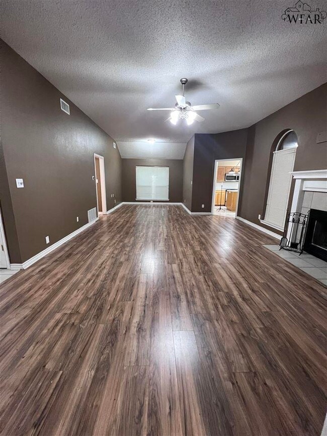 Building Photo - 6031 Van Dorn Dr