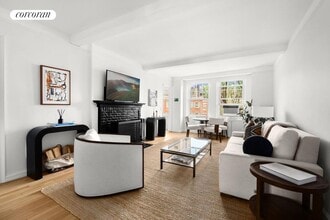 Building Photo - 302 W 12th St