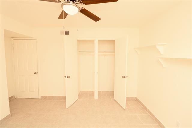 Foto del edificio - 8037 Cambridge Cir