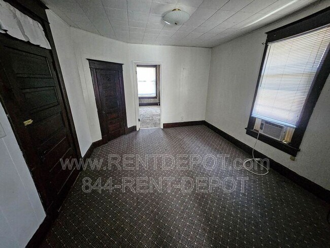Foto del edificio - 322 N Hart St