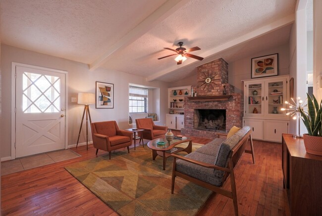 Building Photo - 20427 Lakeside Dr