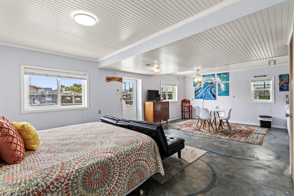 Foto principal - 1303 N Atlantic Ave