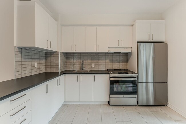 Building Photo - 253 Turgeon St