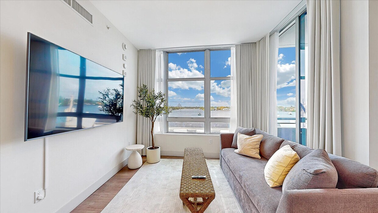 Foto principal - 777 N Ocean Dr