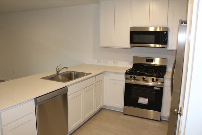 Building Photo - 1733 Lofty Cedar Ct