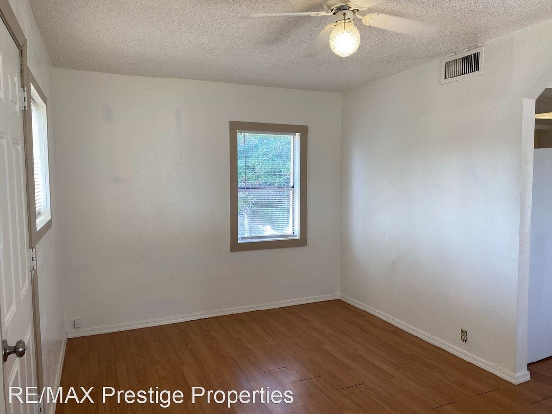 Building Photo - 1 br, 1 bath House - 2025 Mullen