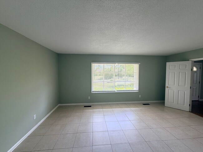 Foto del edificio - 2 bed/ 2.5 bathroom Home in Valdosta GA