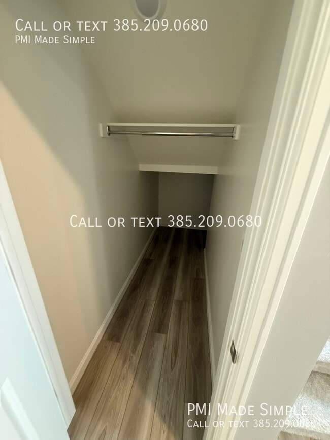 Building Photo - 348 N Colonnade Rd