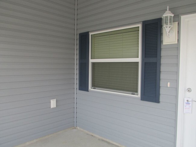 Foto del edificio - Beautiful Long Term Unfurnished  Rental