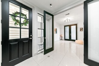 Building Photo - 1807 Dart St