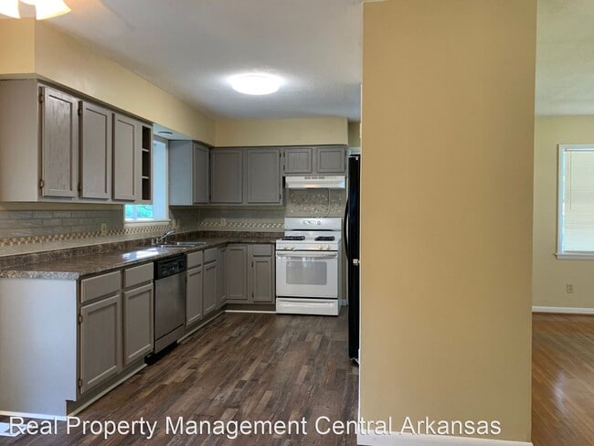 Building Photo - 3 br, 1.5 bath House - 10920 Birchwood Dr.