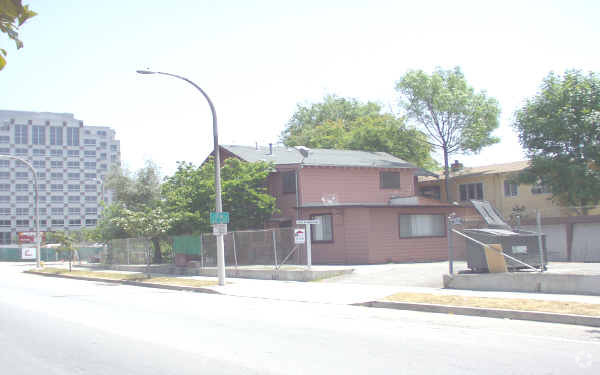 Foto del edificio - 301-303 N Hudson Ave