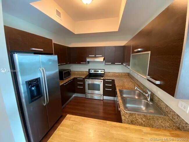 Foto del edificio - 2525 SW 3rd Ave